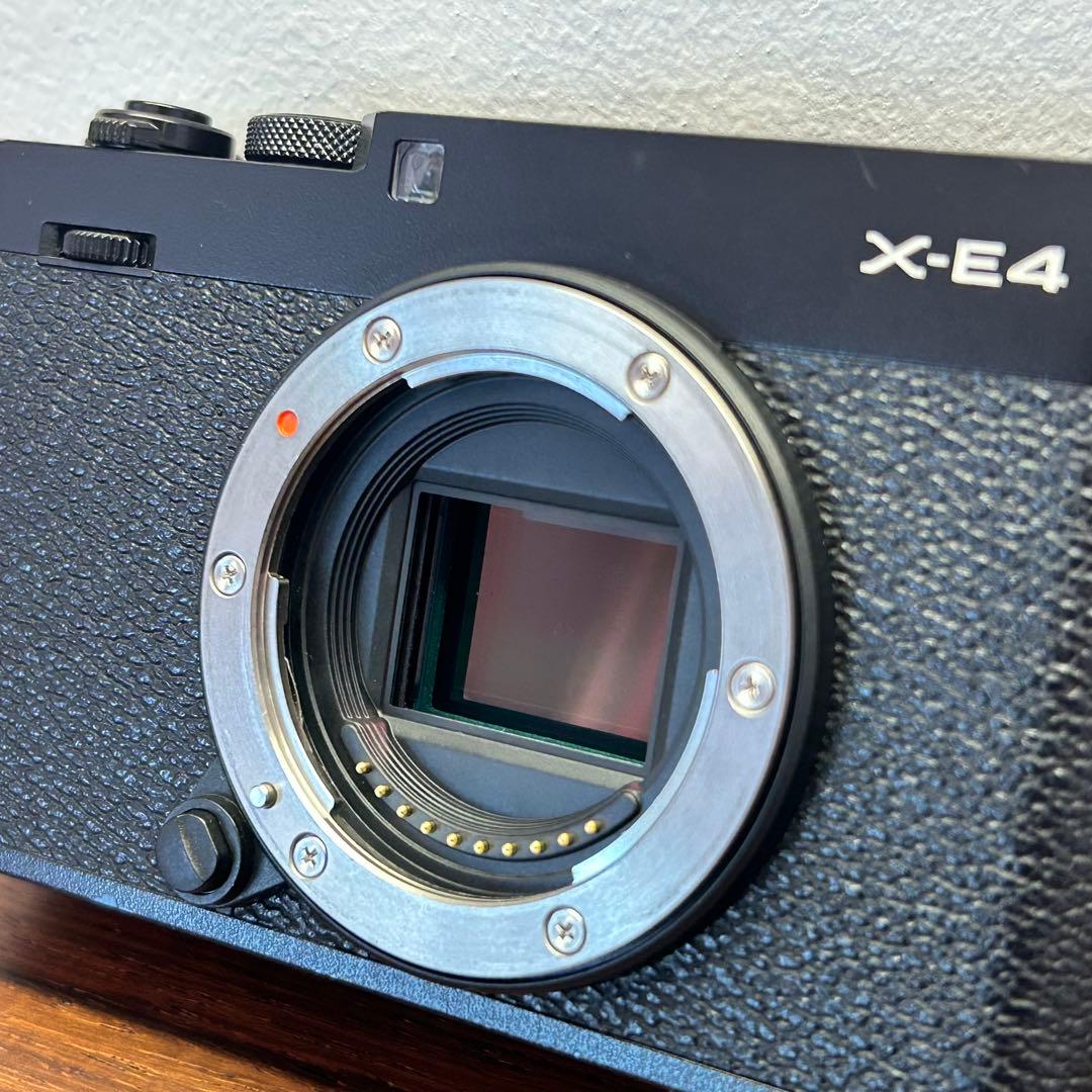 FUJIFILM フジフィルム X-E4 ブラック