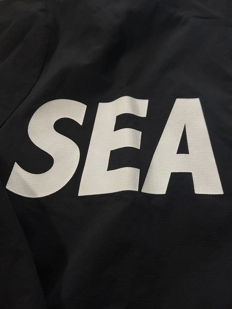 WINDANDSEA フード付き ウィンドブレーカー 黒