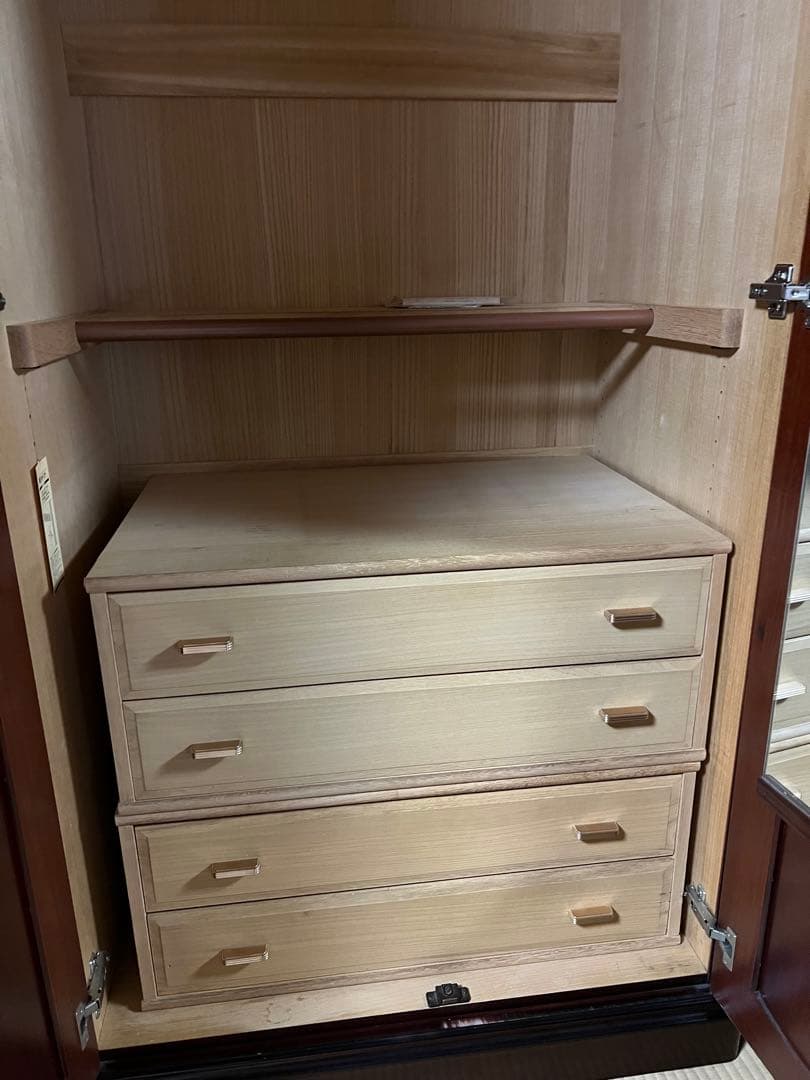 府中家具　最高級洋ダンス　3枚扉　桐　家具