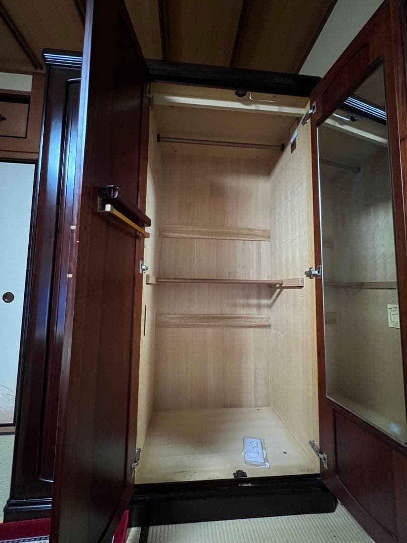 府中家具　最高級洋ダンス　3枚扉　桐　家具