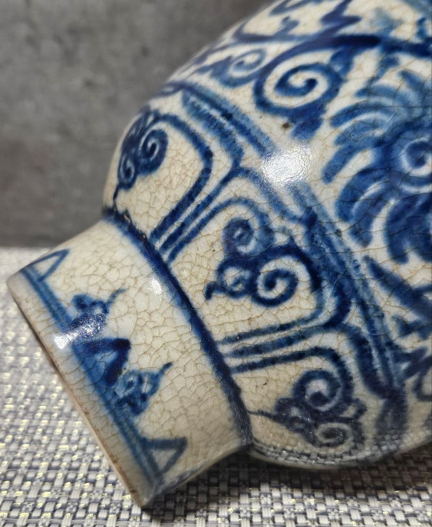 16～17世紀　東南アジア　ベトナム古陶　 安南染付　唐草文　高付き茶碗　伝世品