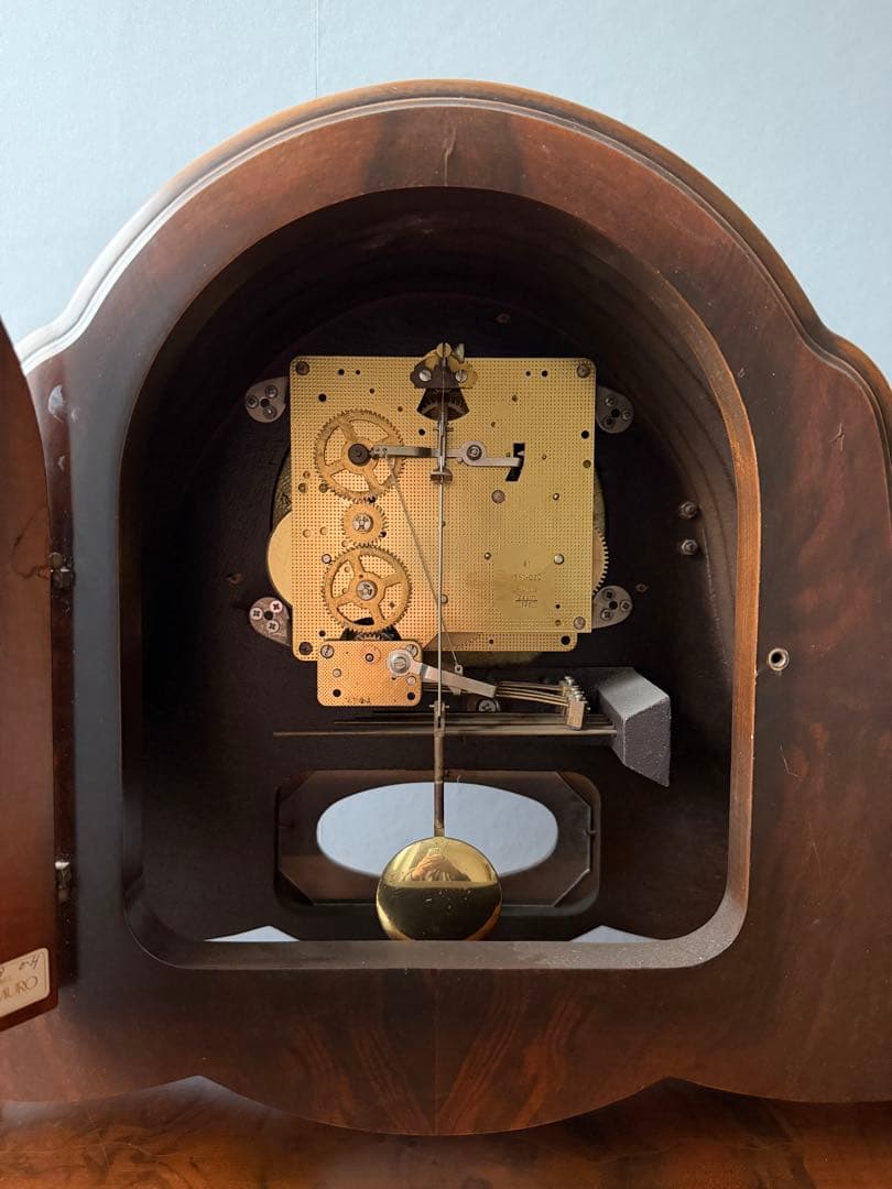 ロココ調　木製キャビネット 時計付き