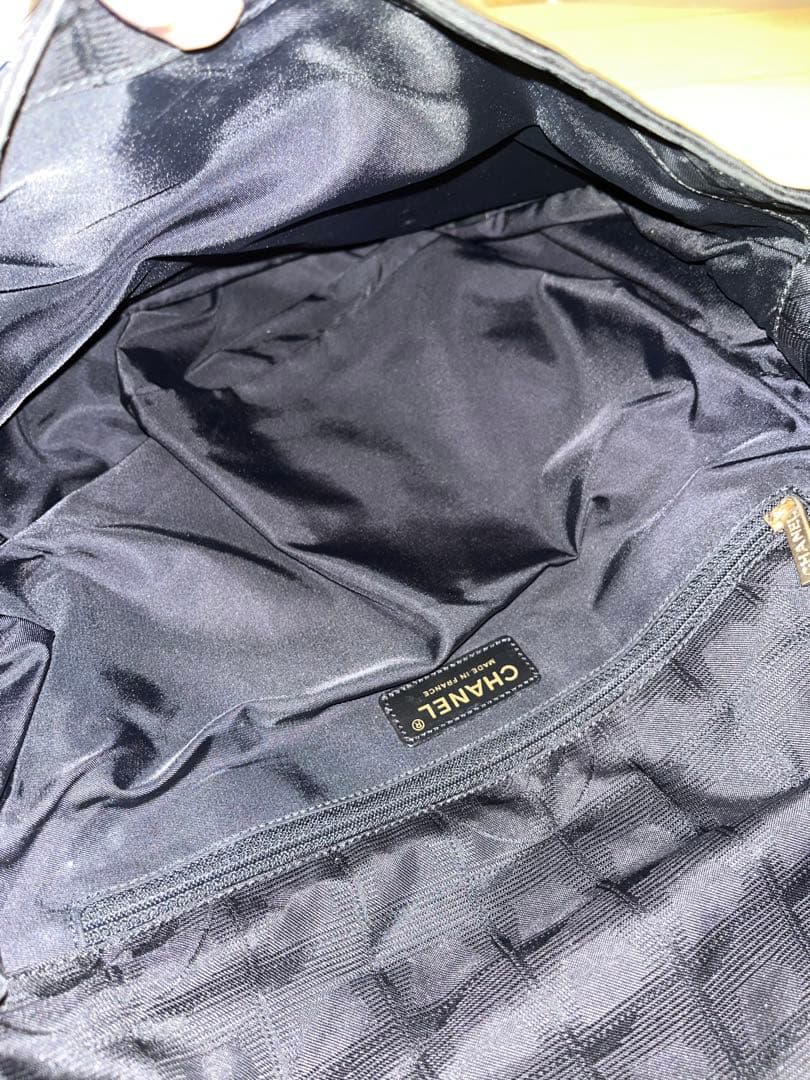 ほぼ未使用　CHANEL ニュートラベルライン　ショルダーバッグ　ブラック