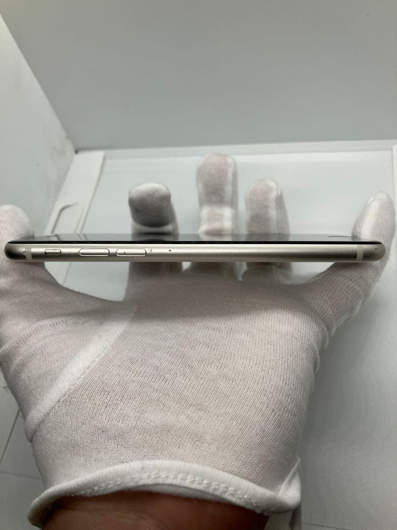 美品 iPhone SE3 64GB ホワイト バッテリー100% SIMフリー