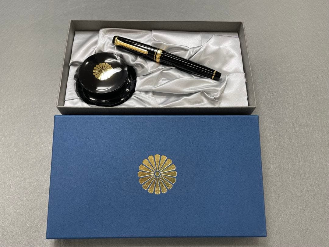 【未使用】 万年筆 セーラー 菊紋入り 叙勲 プロフェッショナルギアスリム