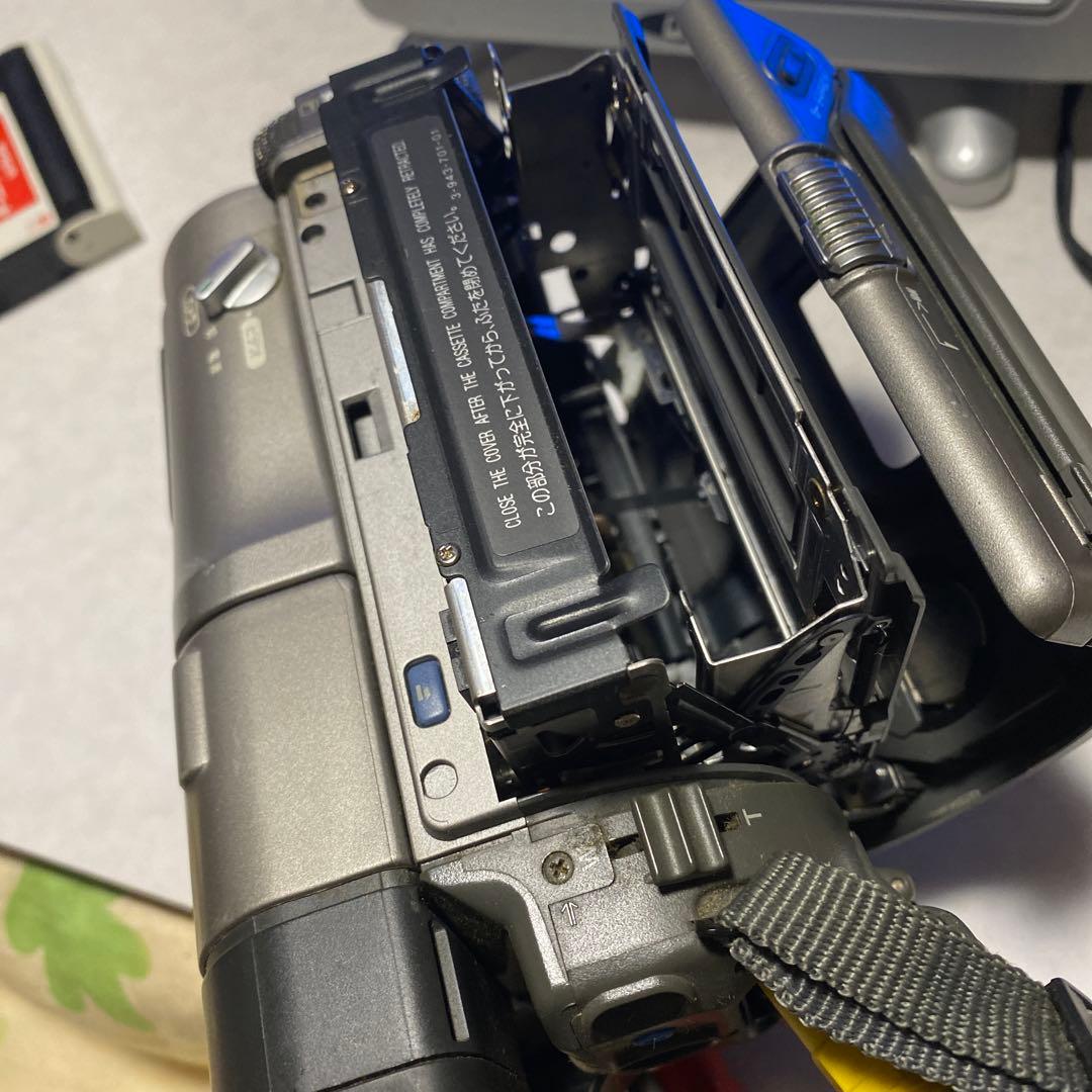 SONY VideoHi8 Handycam CCD-TR1 ⑦