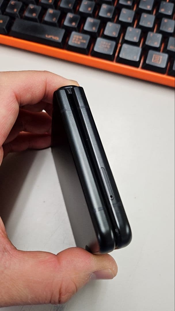 【au版】Galaxy Z Flip 3 5G SCG12 ファントムブラック