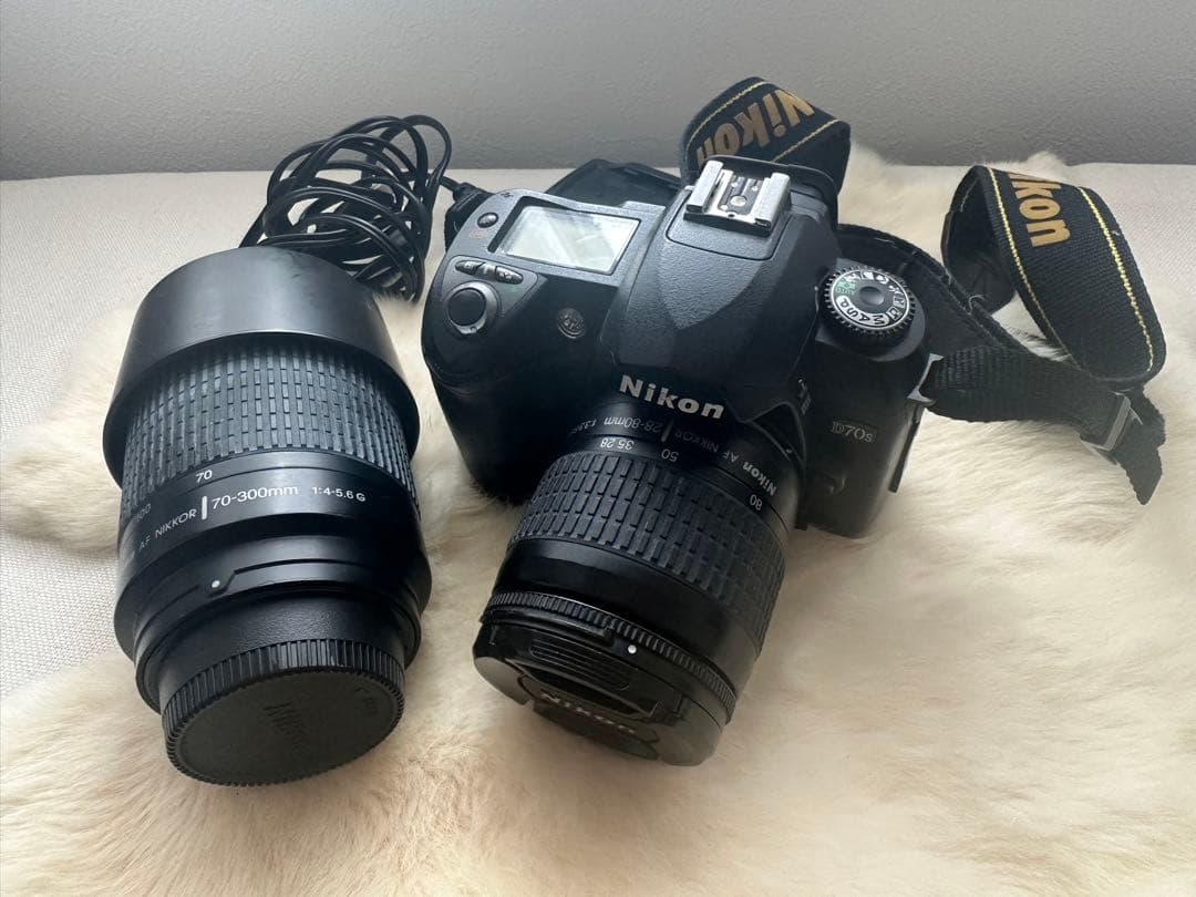 Nikon D70sデジタル一眼レフカメラ、レンズ２つ付き