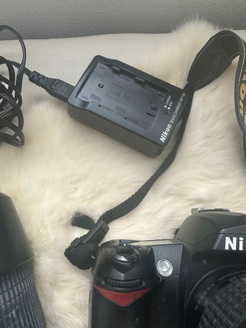 Nikon D70sデジタル一眼レフカメラ、レンズ２つ付き