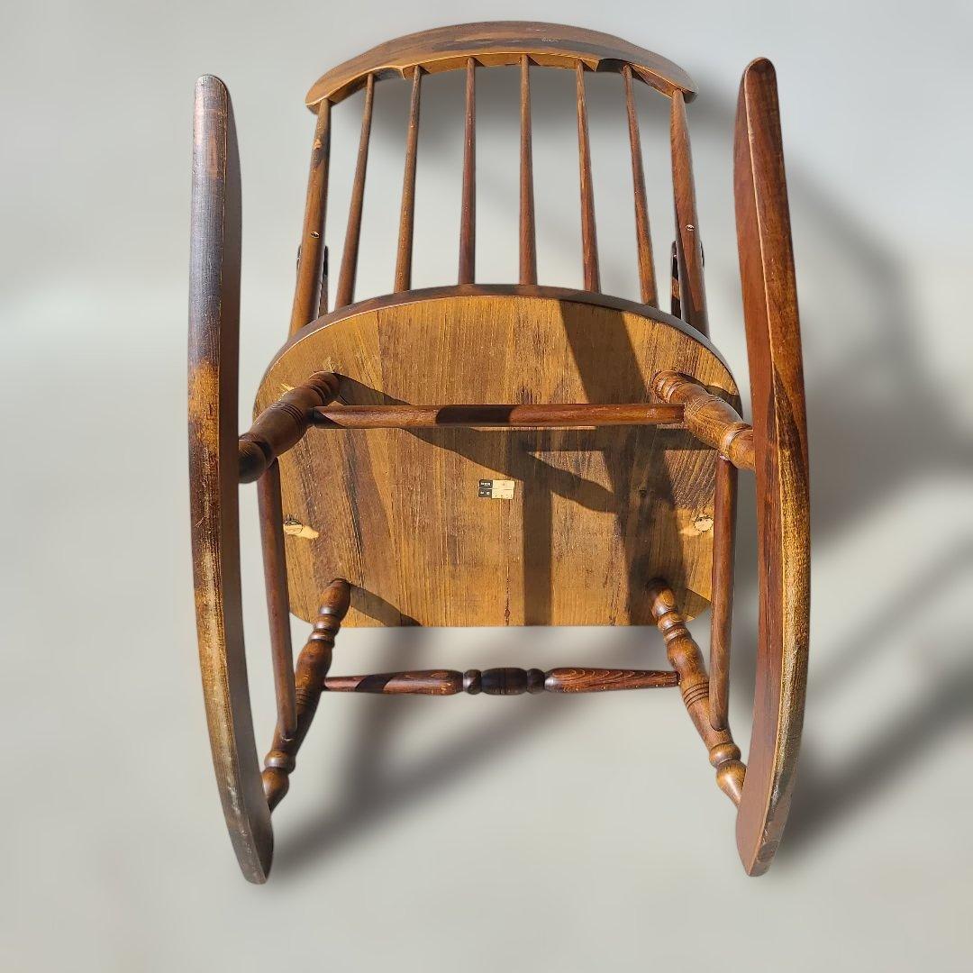 ✨希少✨木製ロッキングチェア クラシックデザイン 肘掛け付き