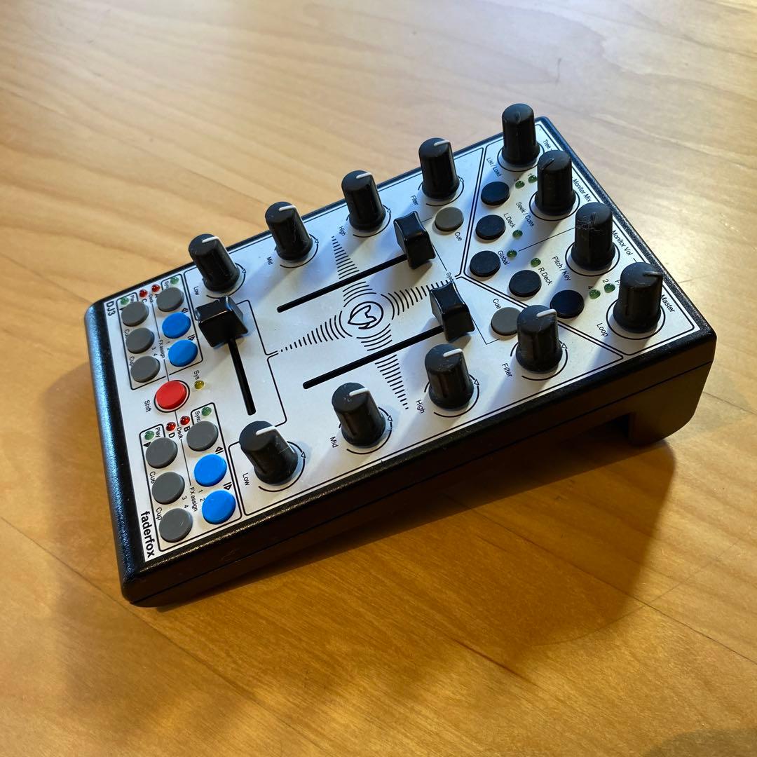 Faderfox DJ3 コントローラー ( MIDI )