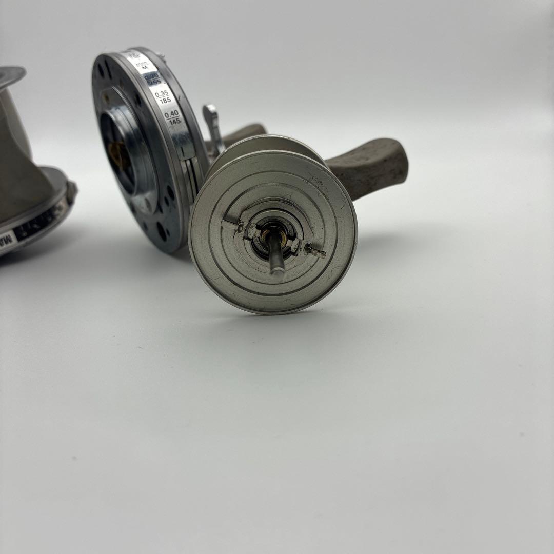 ジャンク ABU 5600C 割れ 部品欠損 あり