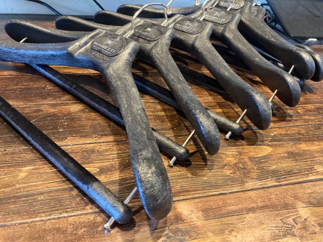 MAINETTI ハンガー ７本セット　サイズ43　ブラック