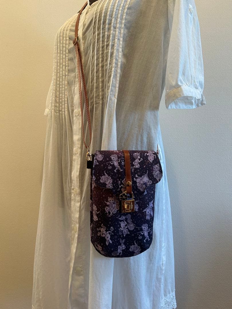 ルー♡ジョリーフルール 縦型スマホショルダー