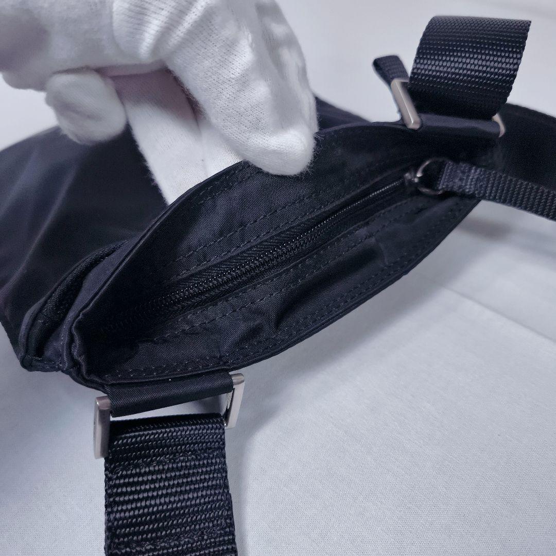 未使用級美品✨️PRADA　プラダ　VELA　ヴェラ　ショルダーバッグ　男女兼用