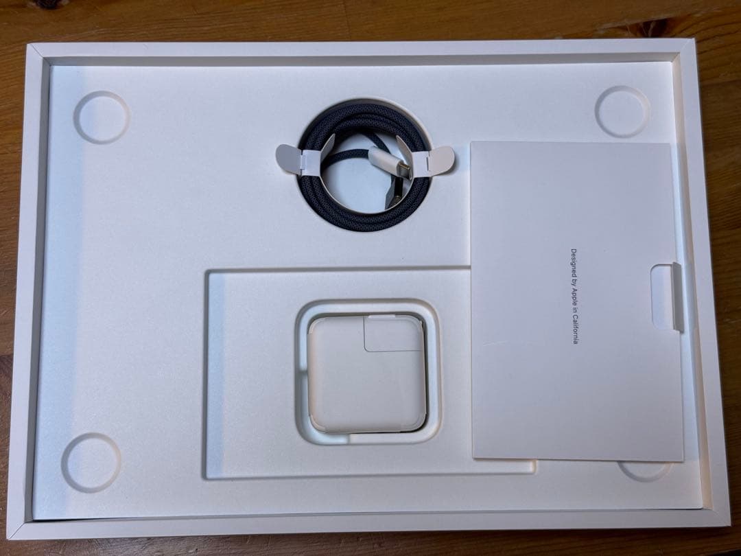 美品　MacBook Air M2 8GB 256GB ミッドナイト