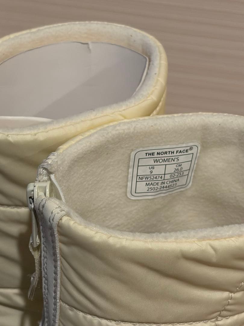 THE NORTH FACE NFMS2474 ヌプシ ホワイトブーツ