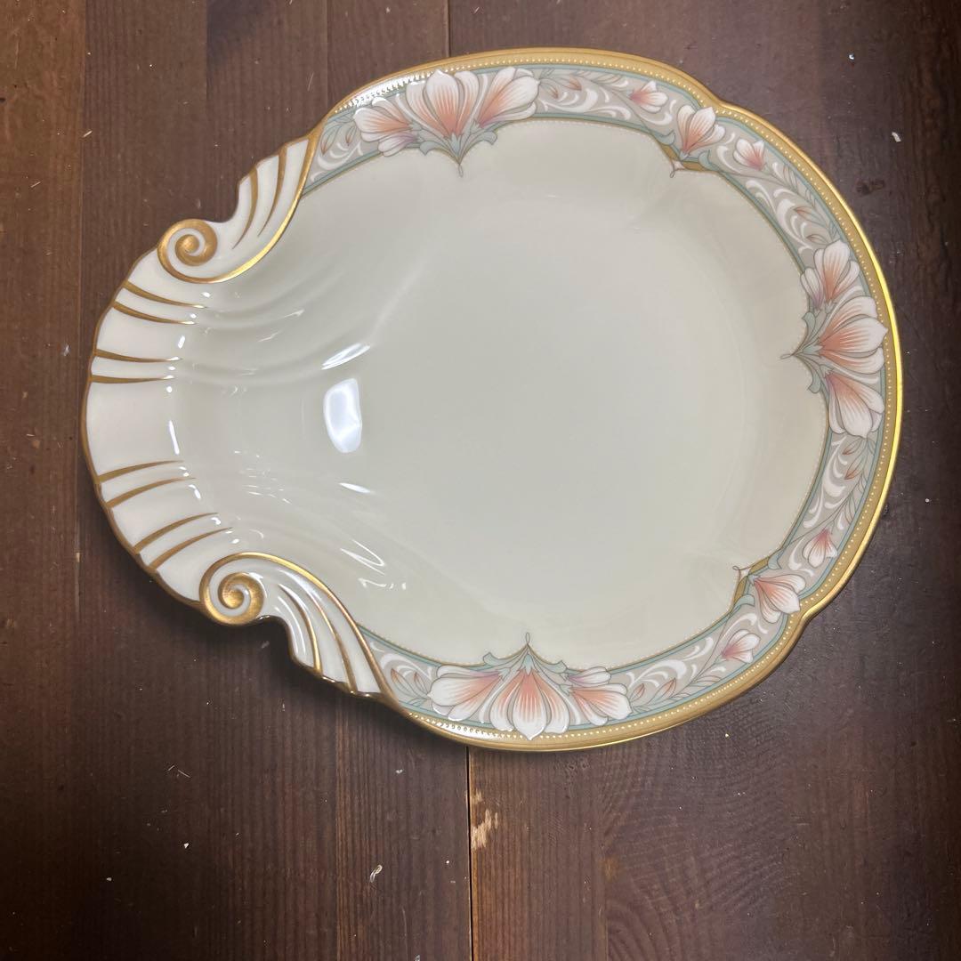 ノリタケ バリモア シェルディッシュ　金彩　花柄　2種