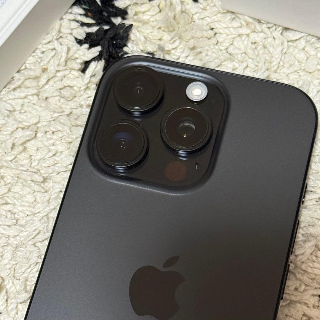 Apple iPhone 16Pro スペースブラック 本体