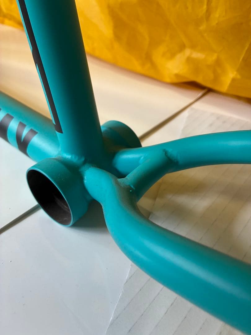 間も無く出品終了！軽量BMXフレーム 「KINK BMX 」TITAN Ⅱ