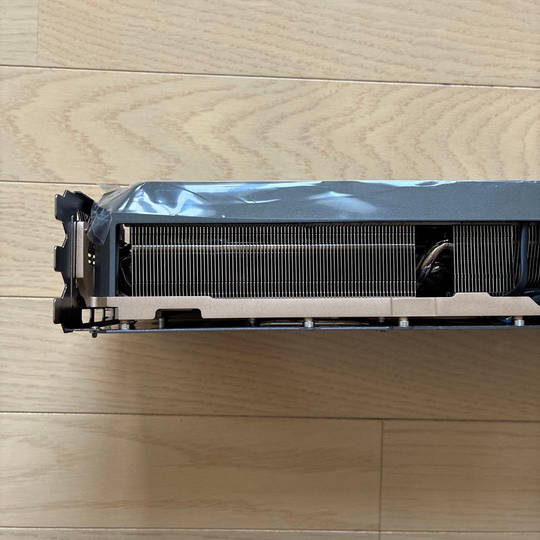 グラフィックボード　グラボ 5090 ヒートシンク　ファン　など