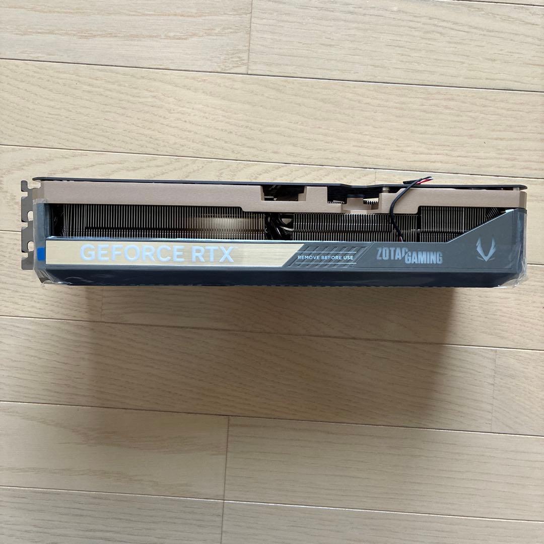 グラフィックボード　グラボ 5090 ヒートシンク　ファン　など