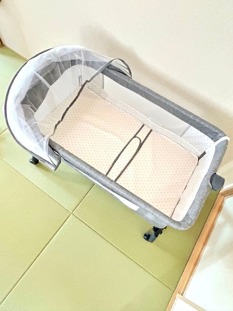 グレー ベビーベッド メッシュカバー付き