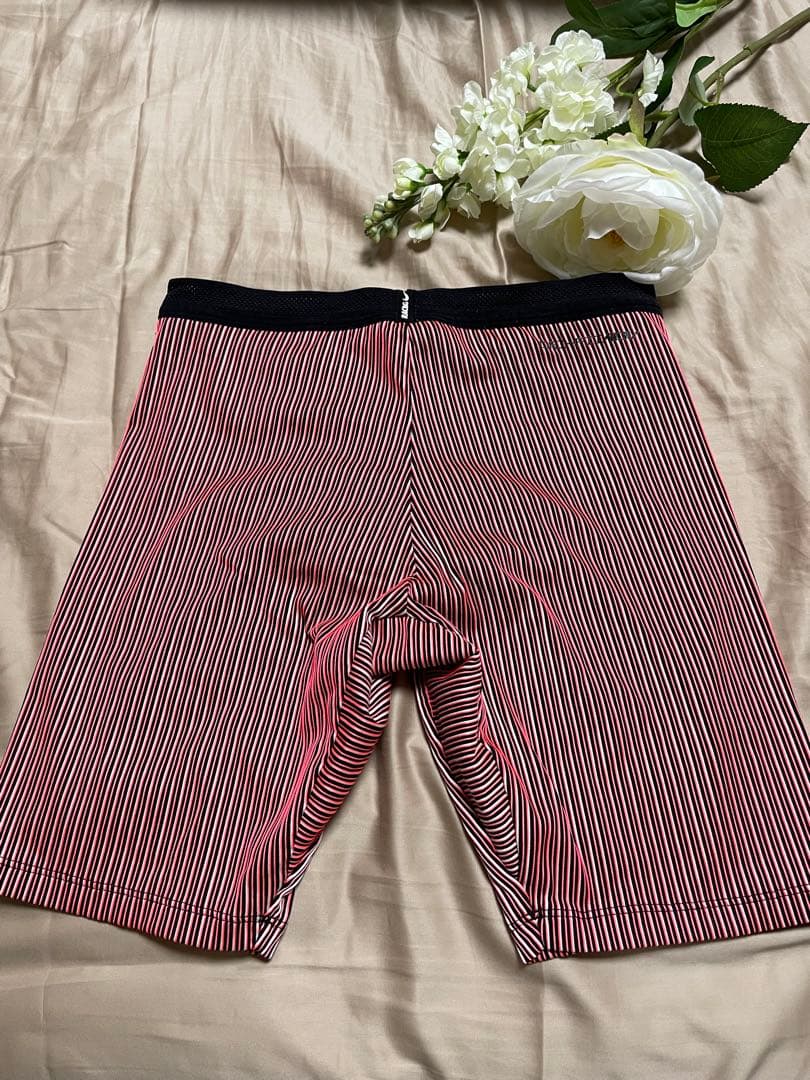 美品 NIKE エアロスイフトハーフタイツSサイズ