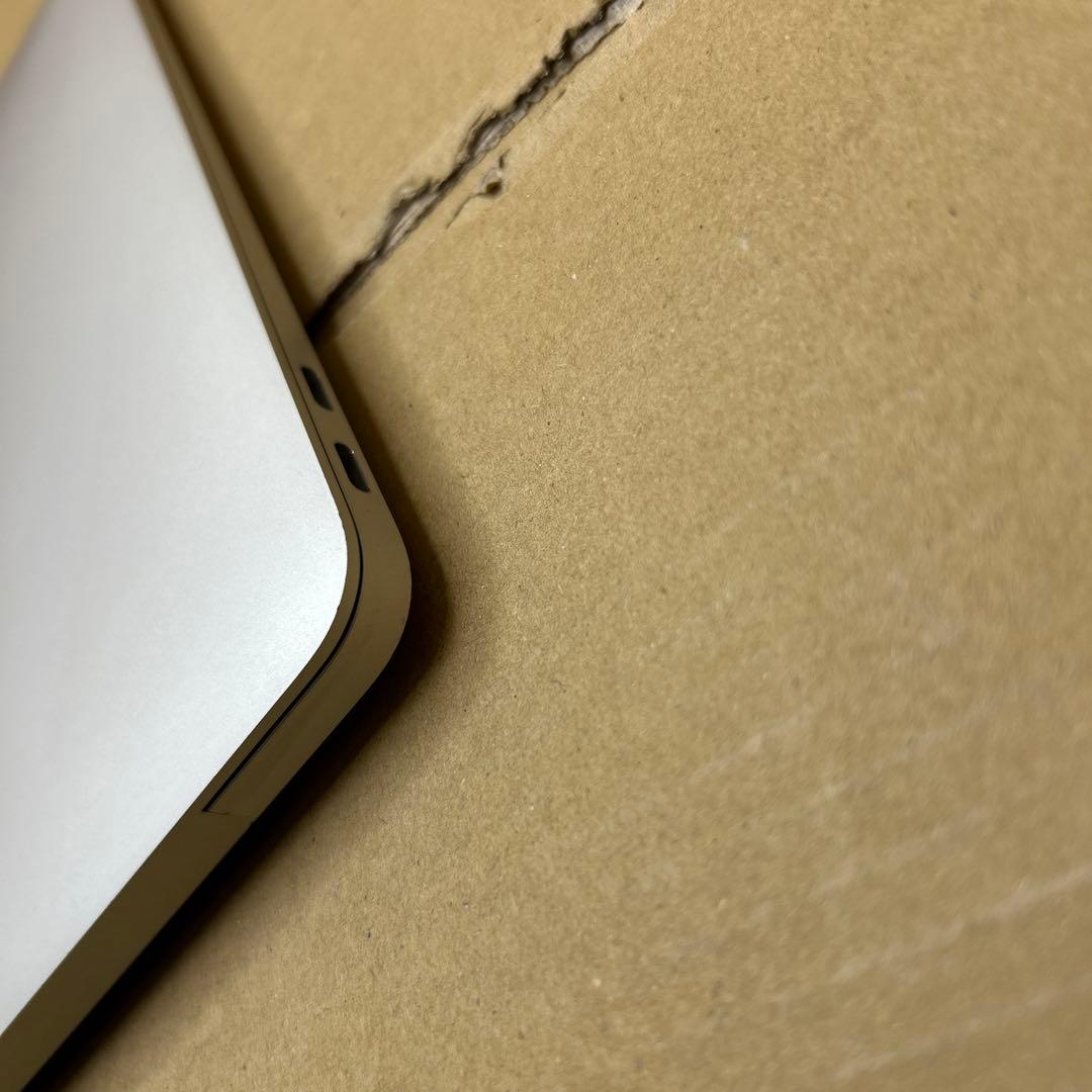 Apple MacBook Air 2019 13インチ　16GB