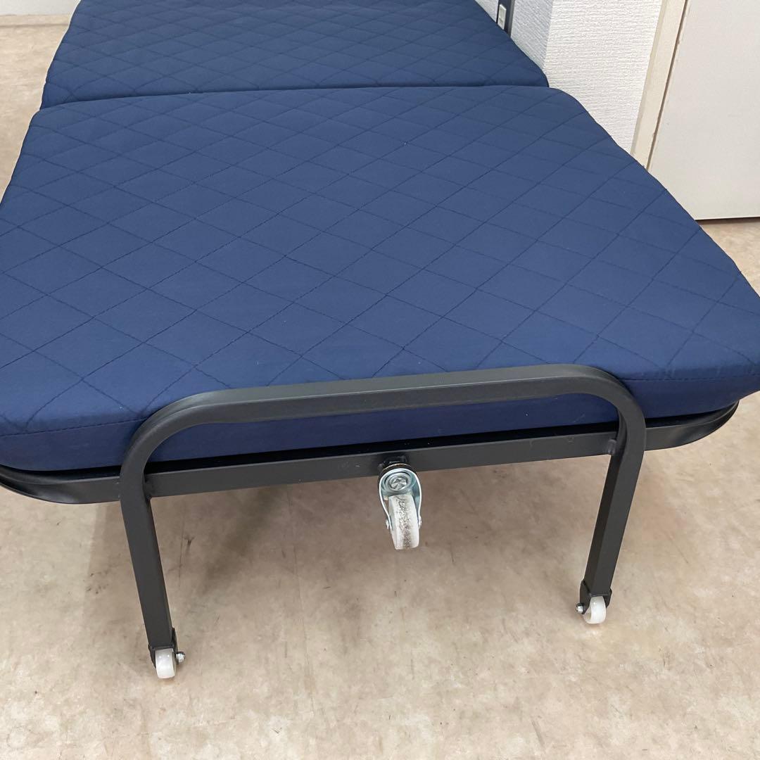 【未使用品】折りたたみベッド　3つ折り　シングルベッド