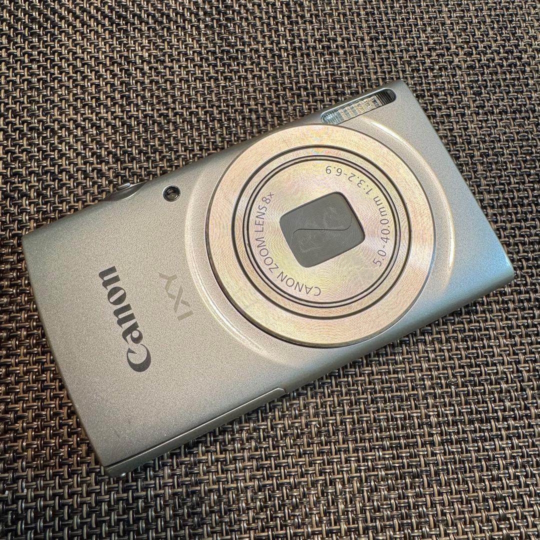 【Canon IXY180】 シルバー 本体と付属品　【デジカメ】