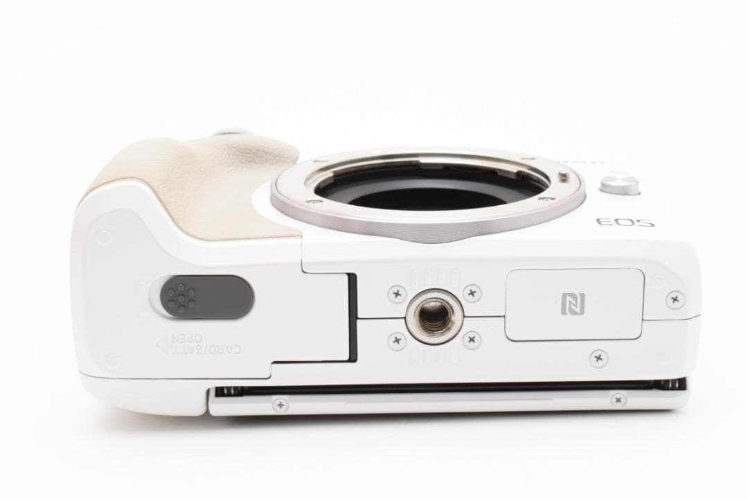 美品 キャノン　Canon EOS M3 ボディ 1146