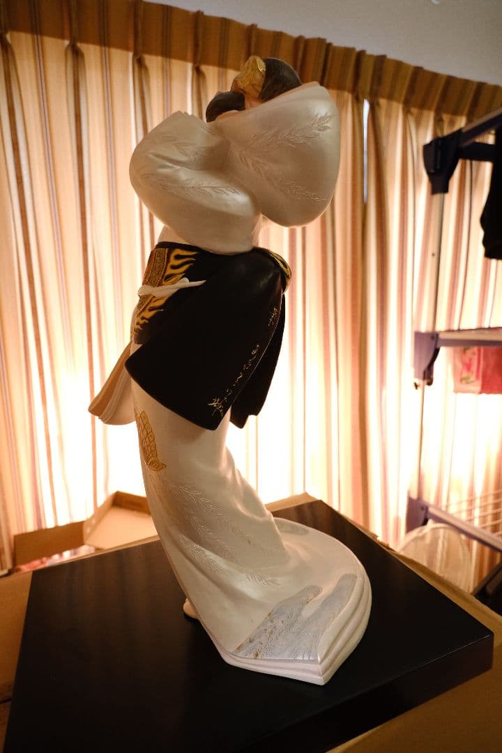 博多人形「あき子作」華 高さ約44cm 台座・木札付き（白地金彩）