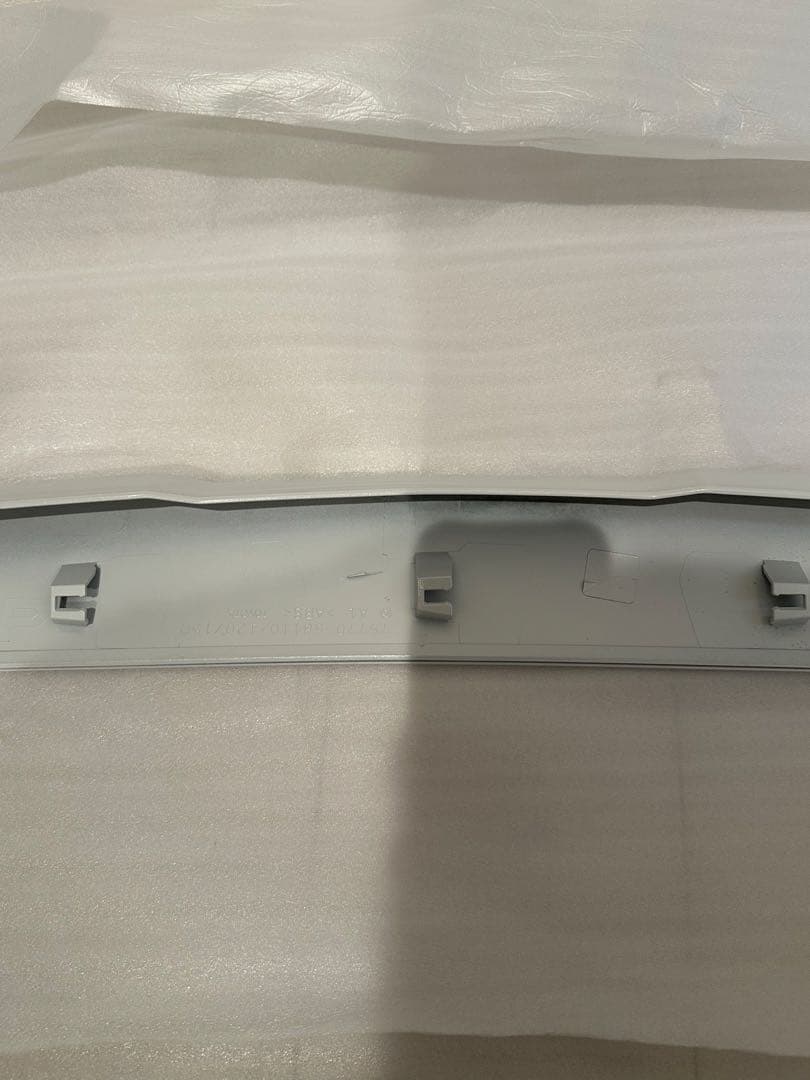 トヨタ 30アルファード　純正　フードトップモール　 ホワイトパール