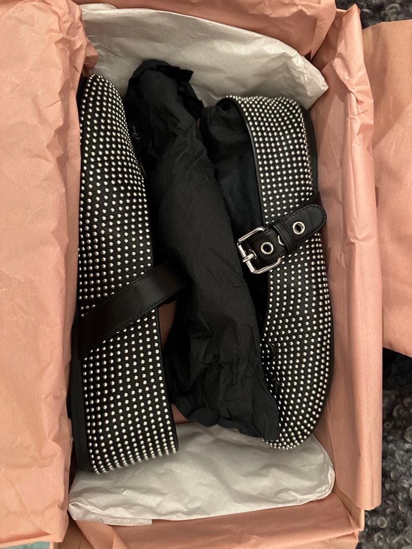 miu miu スタッズ付きバレエシューズ