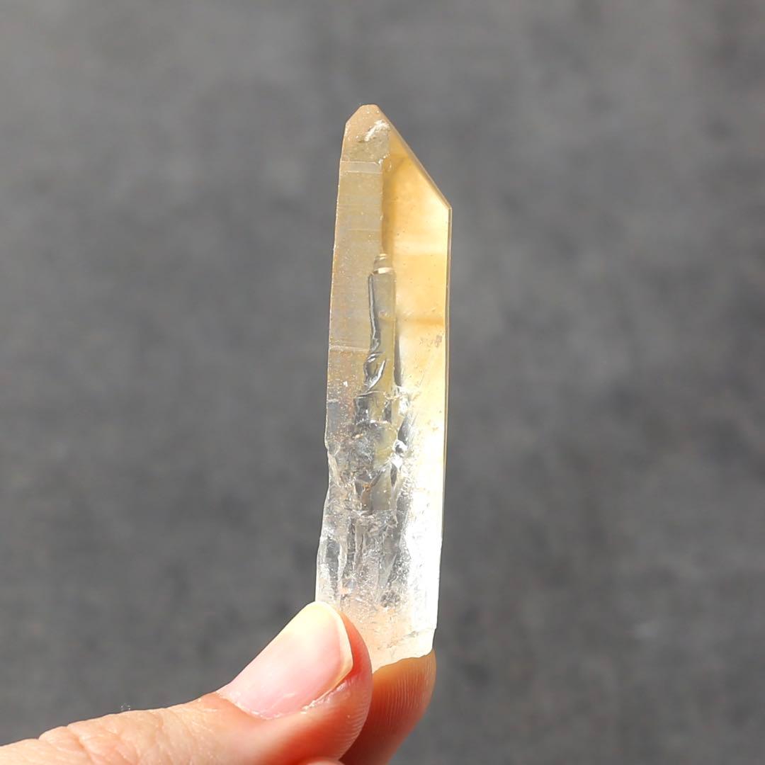 ゴールデンヒーラー クォーツ 原石 水晶 鉱物 希少石 天然石