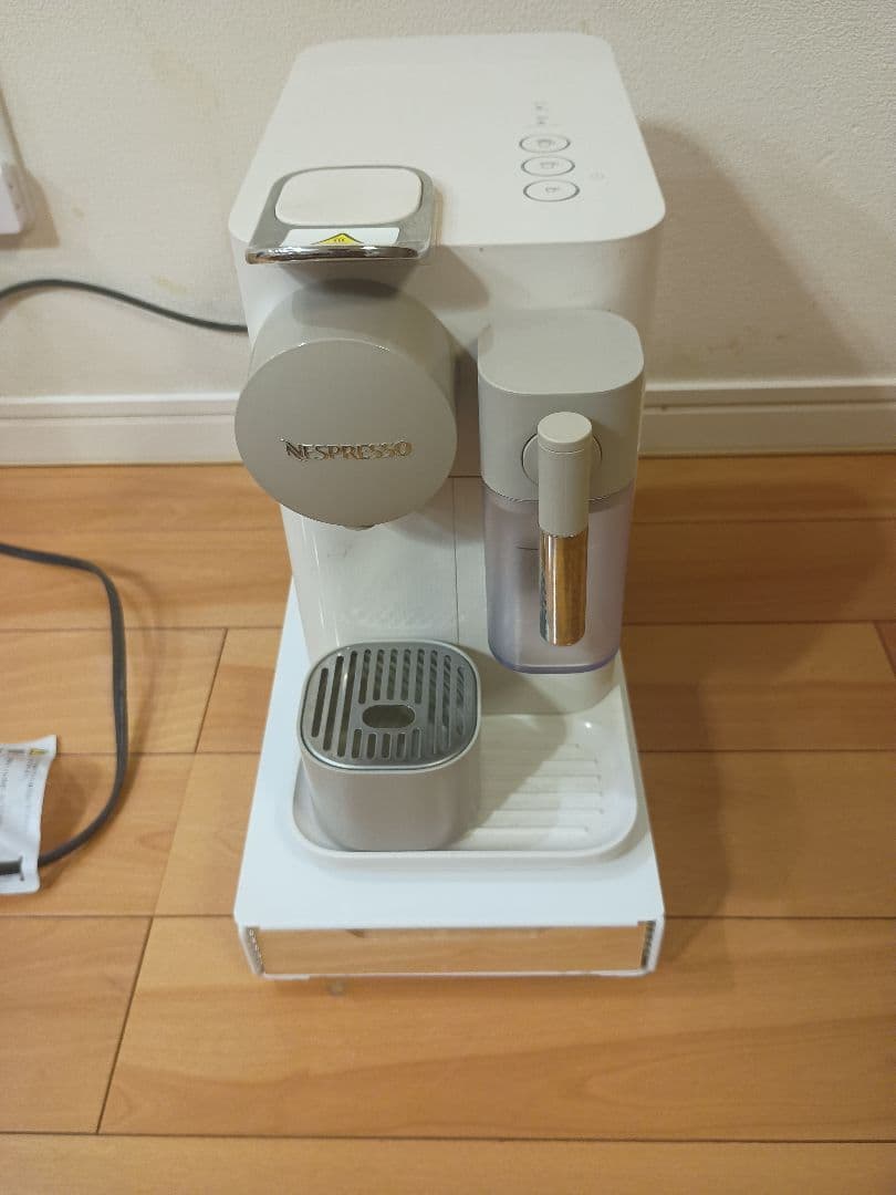 ネスプレッソ ラティシマワン カプセル収納 エスプレッソ