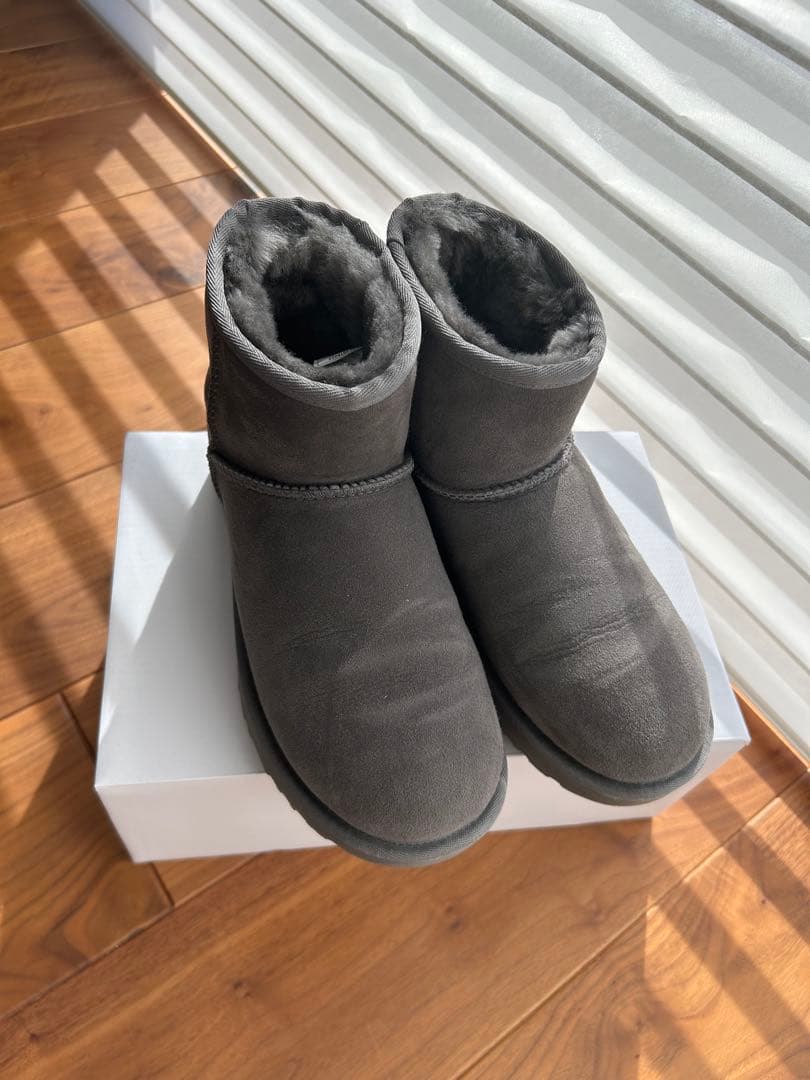 【美品】UGG グレー ショートブーツ