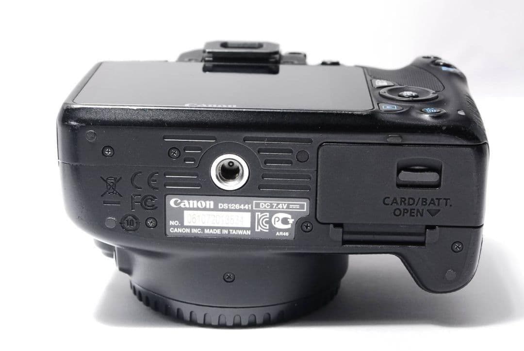 ♥超軽量・簡単操作♥キャノン Kiss X7一眼レフカメラ☆バッグ付き！