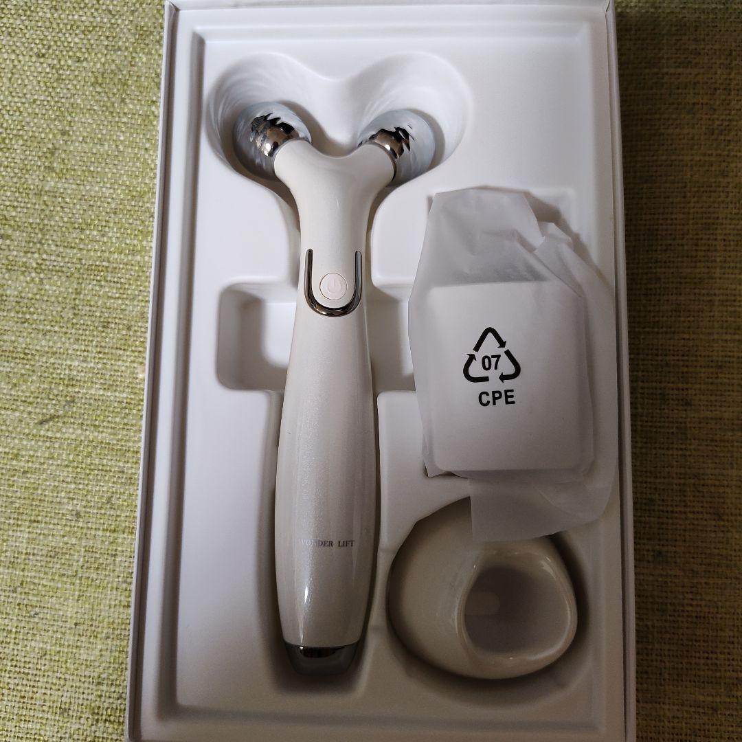未使用品　WONDER LIFT　美顔器、EMS機能付