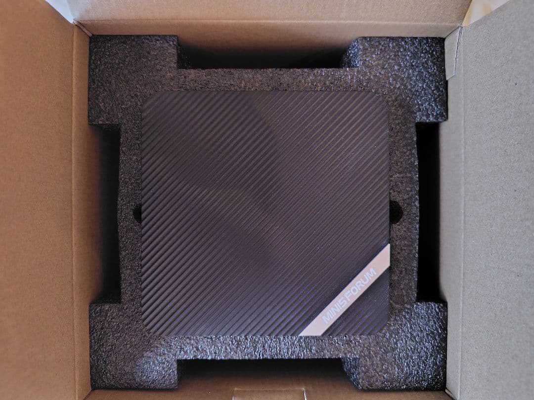 美品 UM690S Ryzen 9 6900HX ミニPC 32GB/1TB