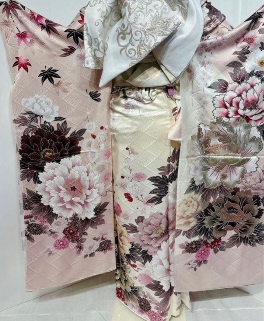 フルセット振袖 上品なくすみピンク白紫花柄 草履バック　髪飾り　正絹　牡丹