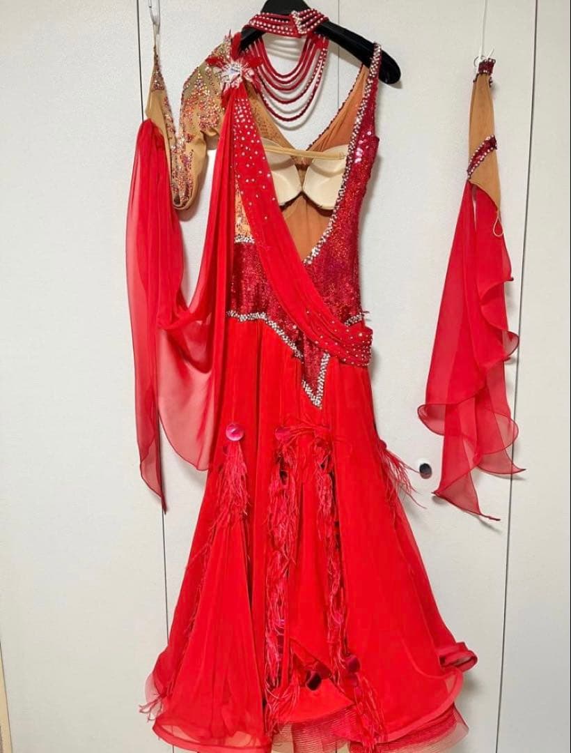 【美品】スタンダードドレス　社交ダンスドレス Mサイズ　✴︎価格交渉可　赤