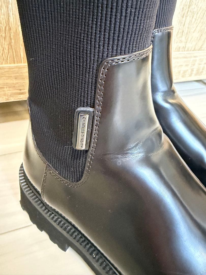CHARLES & KEITH ニットソックスリッジッドソールチェルシーブーツ