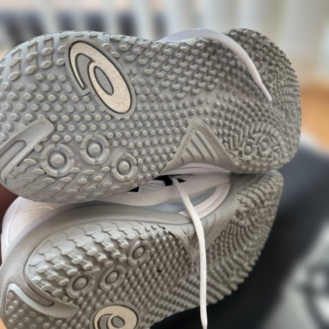 最終大幅お値下☆断捨離☆アシックスソフトテニス砂入りオムニクレー用テニスシューズ