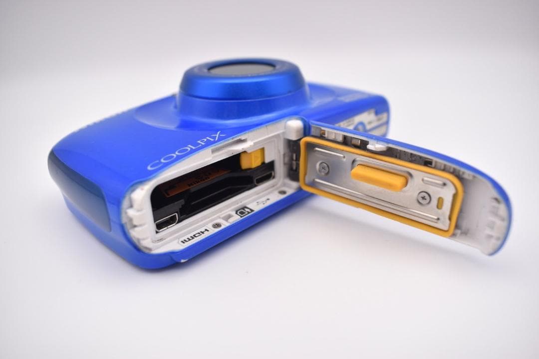 ニコン Nikon 防水デジタルカメラ　W100