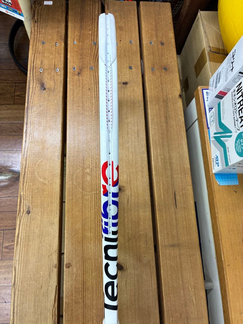 Tecnifibre T−FIGHT 300 テニスラケットG2