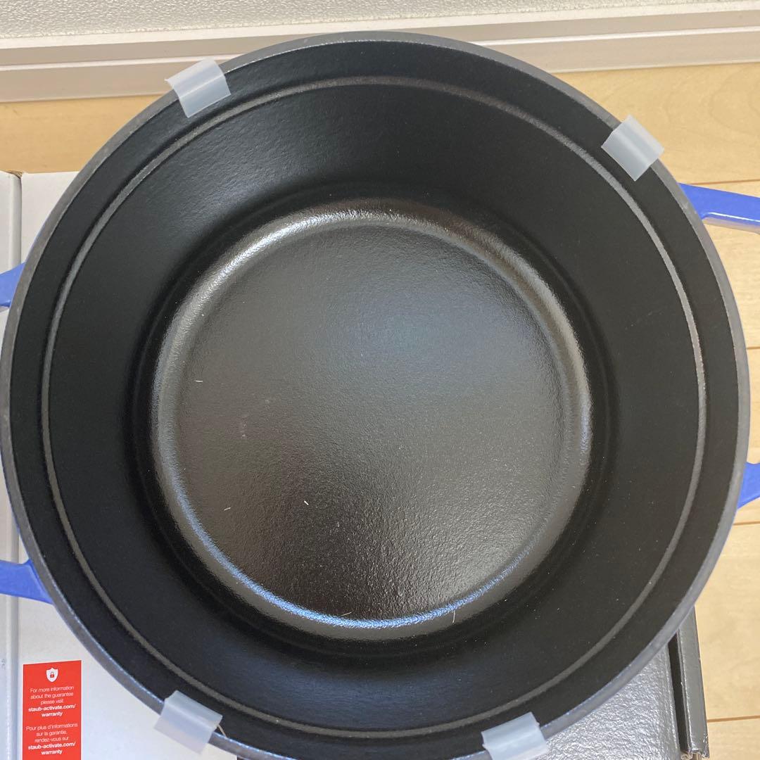 ストウブココットラウンド22cmとラココットゴハン20cmブルーベリー2個セット