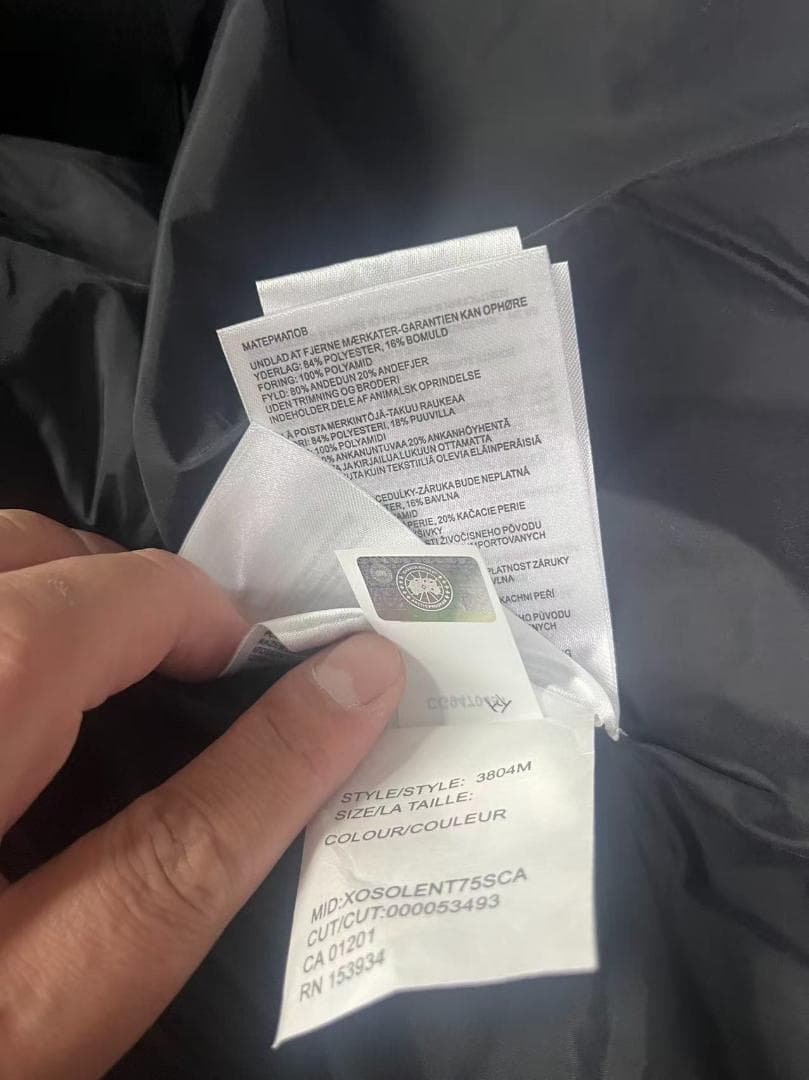  ブラック フード付きダウンジャケット