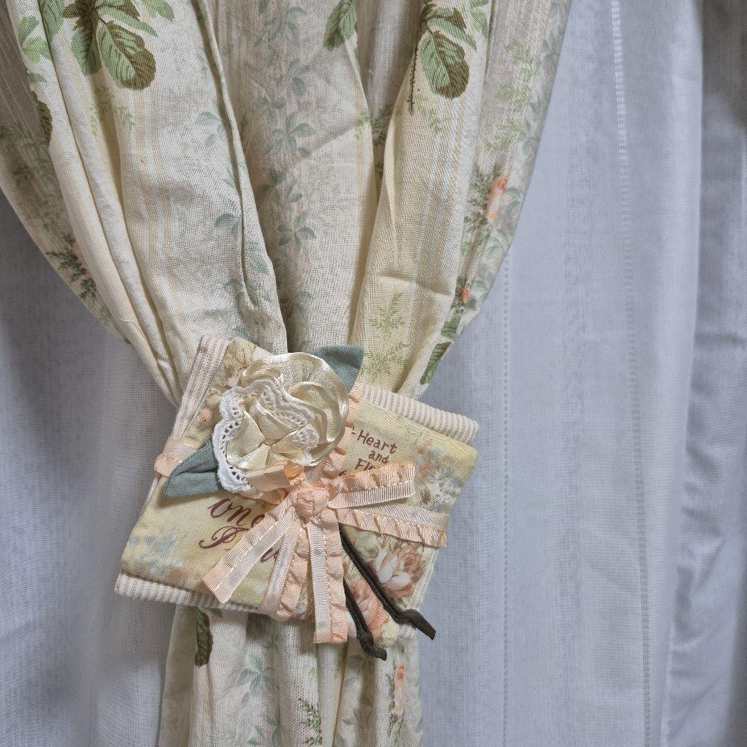 ✨新品未使用品✨マニーローズ　カーテン　2枚セット カントリー